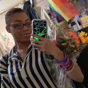 Meet your Posher, Connie